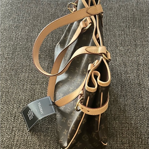 Louis Vuitton Batignolles Horizontal - Picture 12 of 16